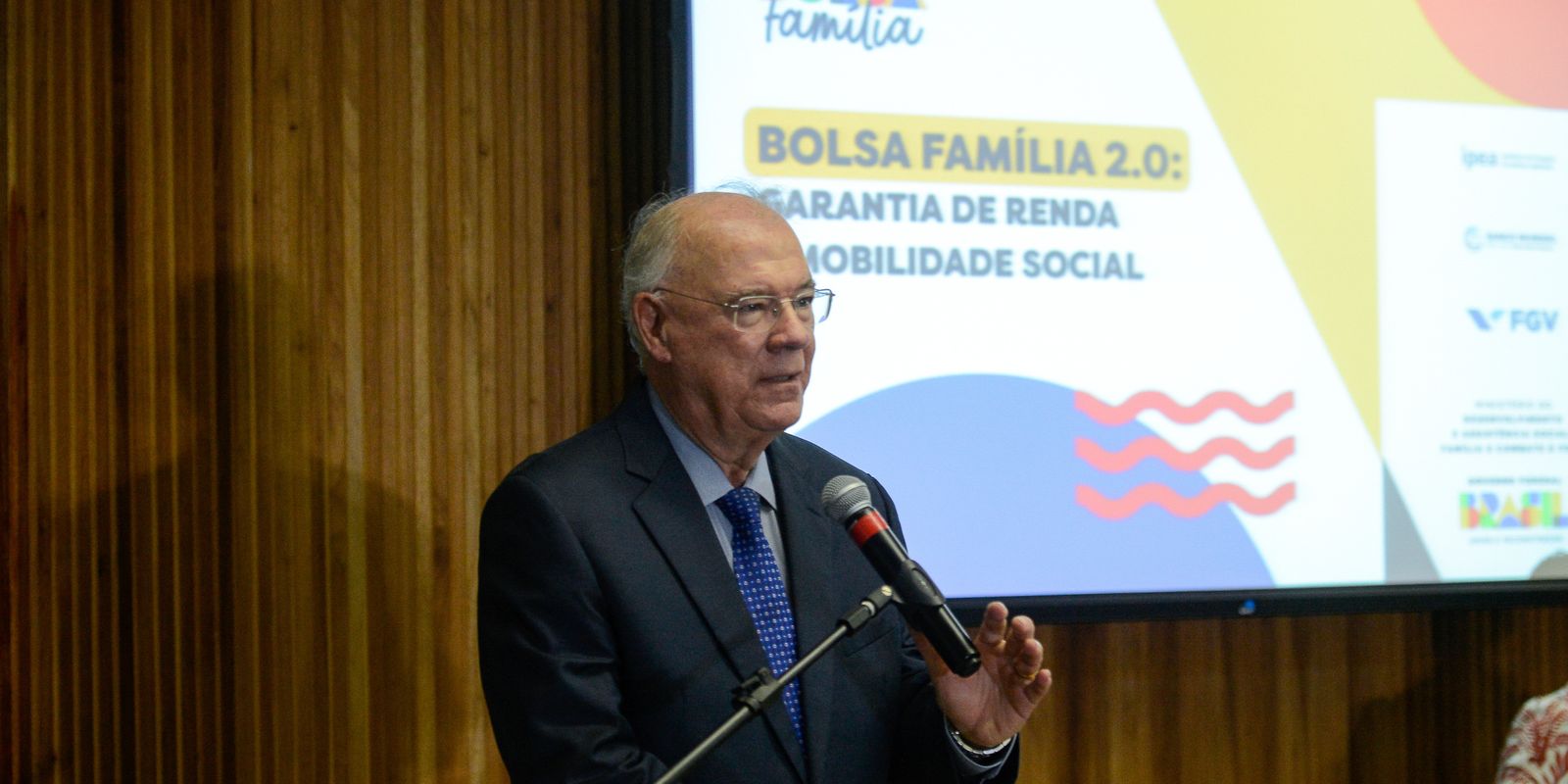 Em junho, Bolsa Família garante renda mínima de R$ 142 per capita