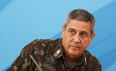 Brasília - O Comandante Militar do Leste, General Braga Netto, durante entrevista coletiva sobre o decreto de intervenção no Estado do Rio de Janeiro (Marcelo Camargo/Agência Brasil)