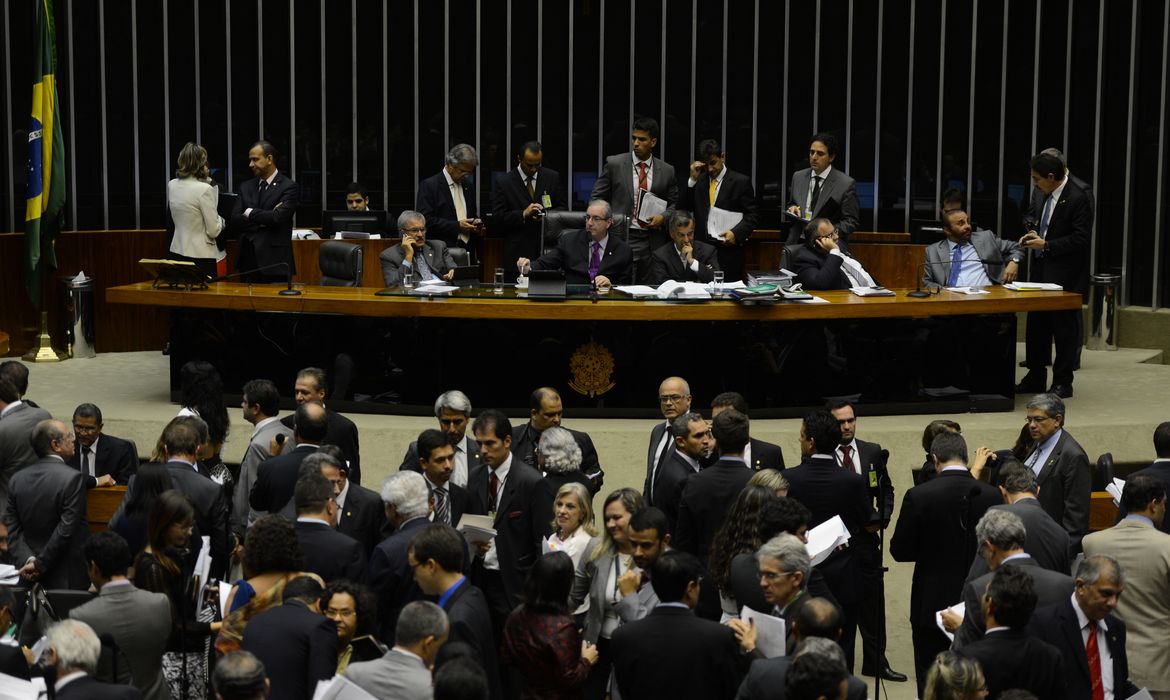 Plenário da Câmara durante votação dos destaques do Projeto de Lei da Biodiversidade, PL7735/14, do Executivo (Fabio Rodrigues Pozzebom/Agência Brasil)