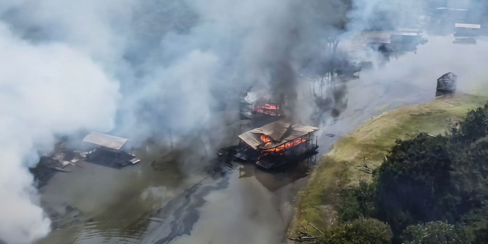 Operação da PF inutiliza mais de 223 balsas de garimpo ilegal Operação da PF inutiliza mais de 223 balsas de garimpo ilegal