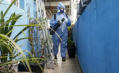 Osasco (SP) 15/03/2024 - Equipes da Zoonoses realizam trabalho de campo no combate aos focos da Dengue nos bairros da cidade.
Foto: Paulo Pinto/Agência Brasil