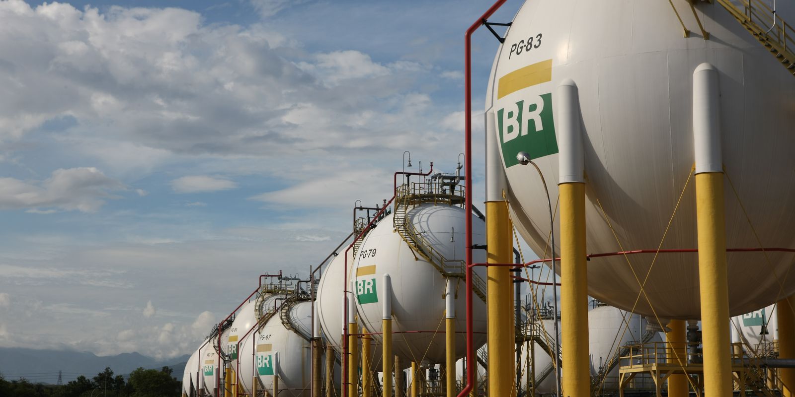 Gás para as distribuidoras terá queda de 14%, anuncia Petrobras Gás para as distribuidoras terá queda de 14%, anuncia Petrobras