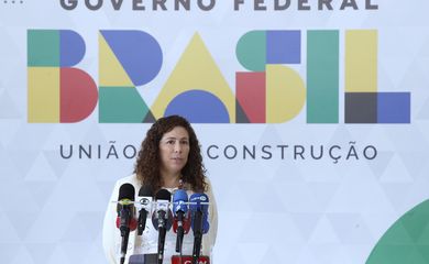 Brasília (DF), 09/12/2024 - Ministra da Gestão e da Inovação, Esther Dweck, fala durante coletiva de imprensa sobre um conjunto de medidas para fortalecer e aumentar a eficiência das estatais. Foto: Adalberto Marques/MGI