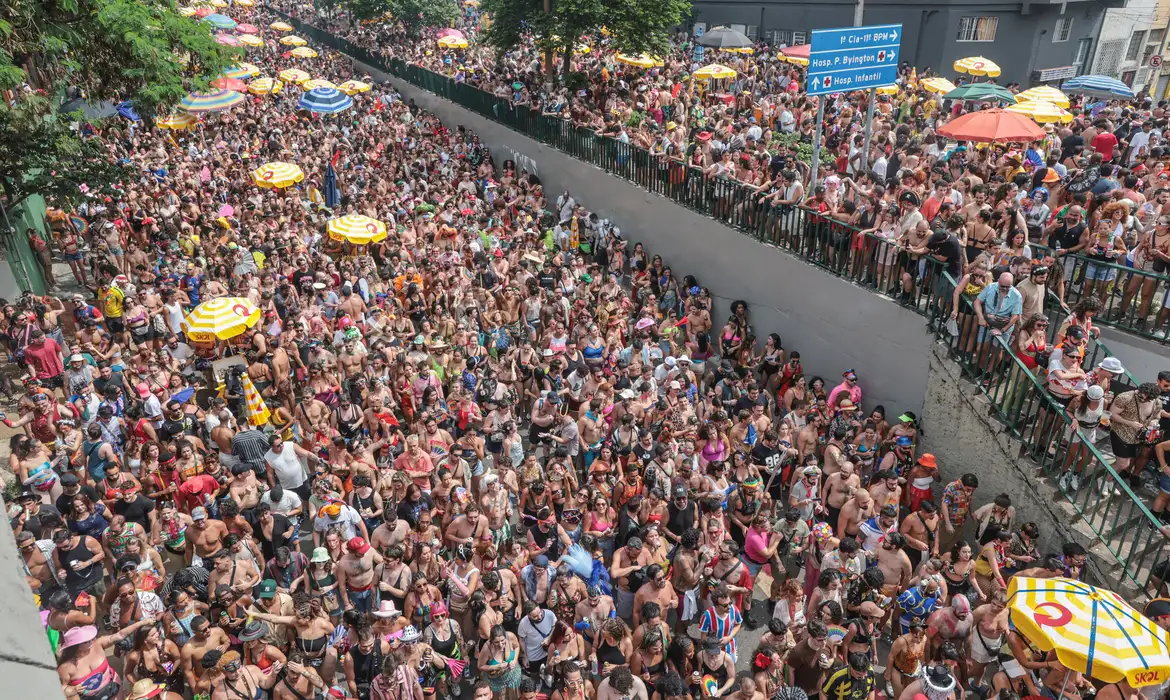 São Paulo (SP), 14/02/2026 - Desfile do Bloco. G Treme Mon Amour, no bairro da Bela Vista.  
Foto: Paulo Pinto/Agência Brasil