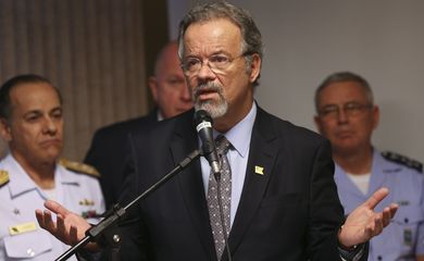 Brasília - O ministro da Defesa, Raul Jungmann, durante cerimônia de homenagem aos atletas militares que integraram a delegação brasileira nos Jogos Olímpicos Rio 2016 (José Cruz/Agência Brasil)