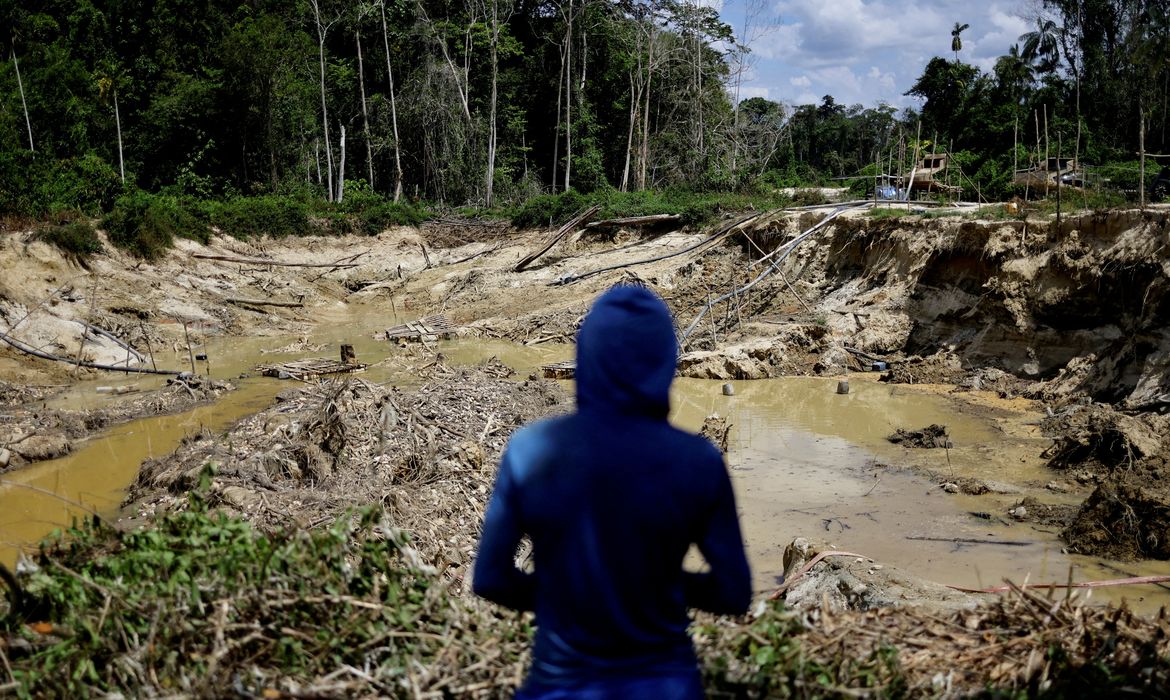 Mineração ilegal no Território Yanomami em Roraima 
 6/12/2023   REUTERS/Ueslei Marcelino
