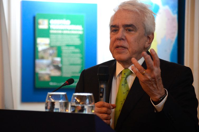 O presidente da Petrobras, Roberto Castello Branco, durante assinatura de contrato entre o  Serviço Geológico do Brasil (CPRM), a Petrobras e a ANP , para execução de projetos de PD&I de melhoria de infraestrutura laboratorial 
