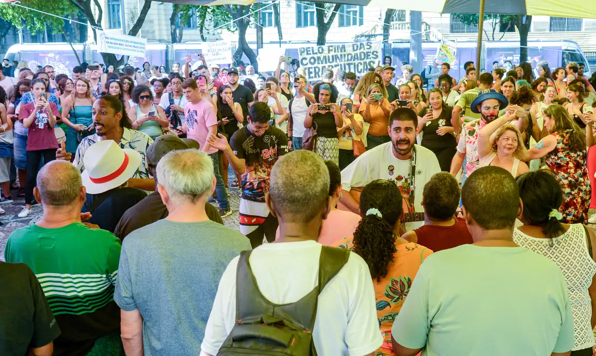 Rio de Janeiro (RJ), 17/05/2024 – Ato marca o Dia Nacional da Luta Antimanicomial, na Cinelândia, no centro da capital fluminense. Foto: Tomaz Silva/Agência Brasil