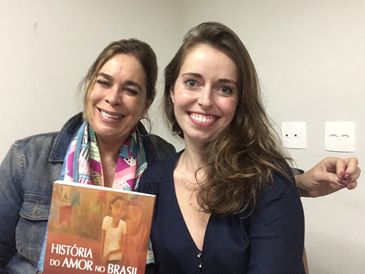 Historiadora Mary del Priore com a apresentadora Isabela Azevedo durante a gravação do Na Trilha da História