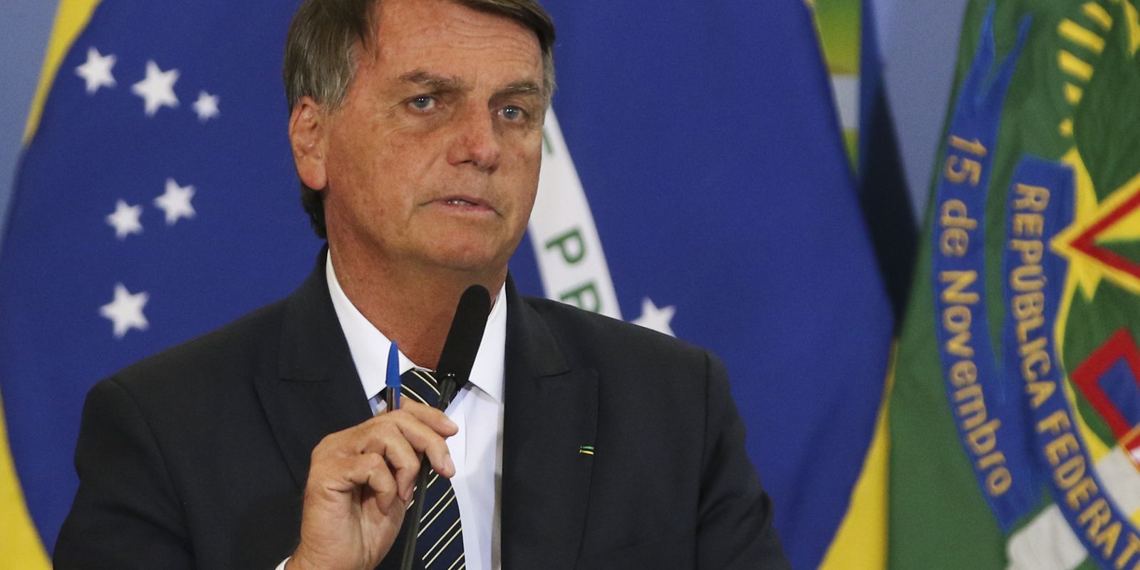 O presidente da República, Jair Bolsonaro, participa da solenidade que celebra acordo entre União e GDF, para regularização fundiária de terras no DF