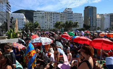 Rio de Janeiro (RJ), 03/05/2025 – Público enfrenta fila para acesso ao local do show da Lady Gaga na praia de Copacabana, na zona sul do Rio de Janeiro. Foto: Tomaz Silva/Agência Brasil