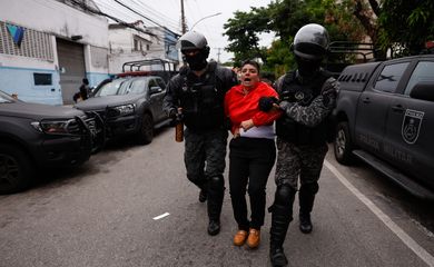 Rio de Janeiro (RJ), 19/10/2024 - Policiais militares atuam na retirada de manifestantes do Hospital Federal de Bonsucesso, na zona norte da cidade, para que nova direção assuma. Foto: Tânia Rêgo/Agência Brasil