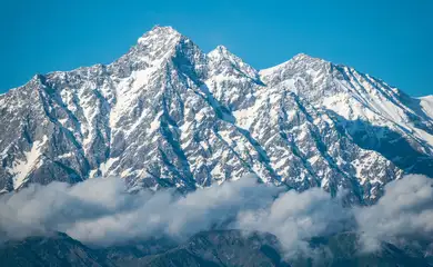 Os Himalaias são a mais alta cadeia montanhosa do mundo, localizada entre a planície indo-gangética, ao sul, e o planalto tibetano, ao norte. Foto: Balouriarajesh/Pixabay