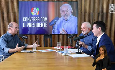 Brasília (DF), 07.11.2023 - Presidente Lula, acompanhado do Ministro das Cidades, Jader Filho,  é entrevistado pelo jornalista Marcos Uchoa para o programa Conversa com o Presidente, no Palácio do Alvorada. Imagem: Canal Gov