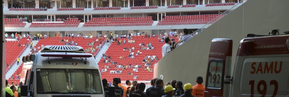 Brasília - Vista interna do estádio com torcedores
