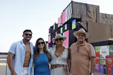 Rio de Janeiro (RJ), 30/12/2025 - Movimentação na praia de Copacabana na véspera da festa de ano novo. Família do Acre visita o Rio para passar a virada do ano. Foto: Tânia Rêgo/Agência Brasil