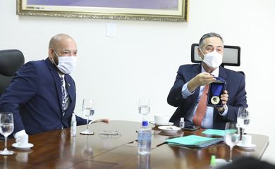 O presidente do Tribunal Superior Eleitoral (TSE), ministro Luís Roberto Barroso, esteve em Macapá, neste sábado (05) para acompanhar os trabalhos de preparação para o pleito municipal que será relaizado amanhã (06)