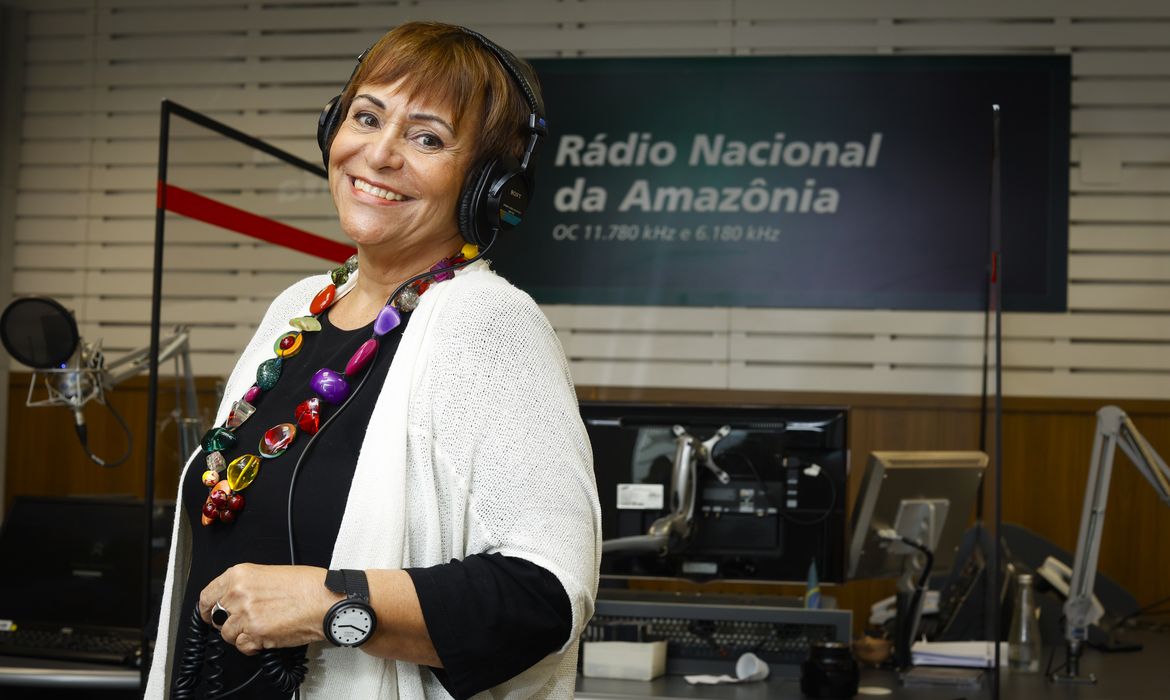 Brasília/DF, 12/07/2023, A jornalista Mara Régia di Perna, da Rádio Nacional, emissora da Empresa Brasil de Comunicação - EBC.  Foto: Arquivo Pessoal