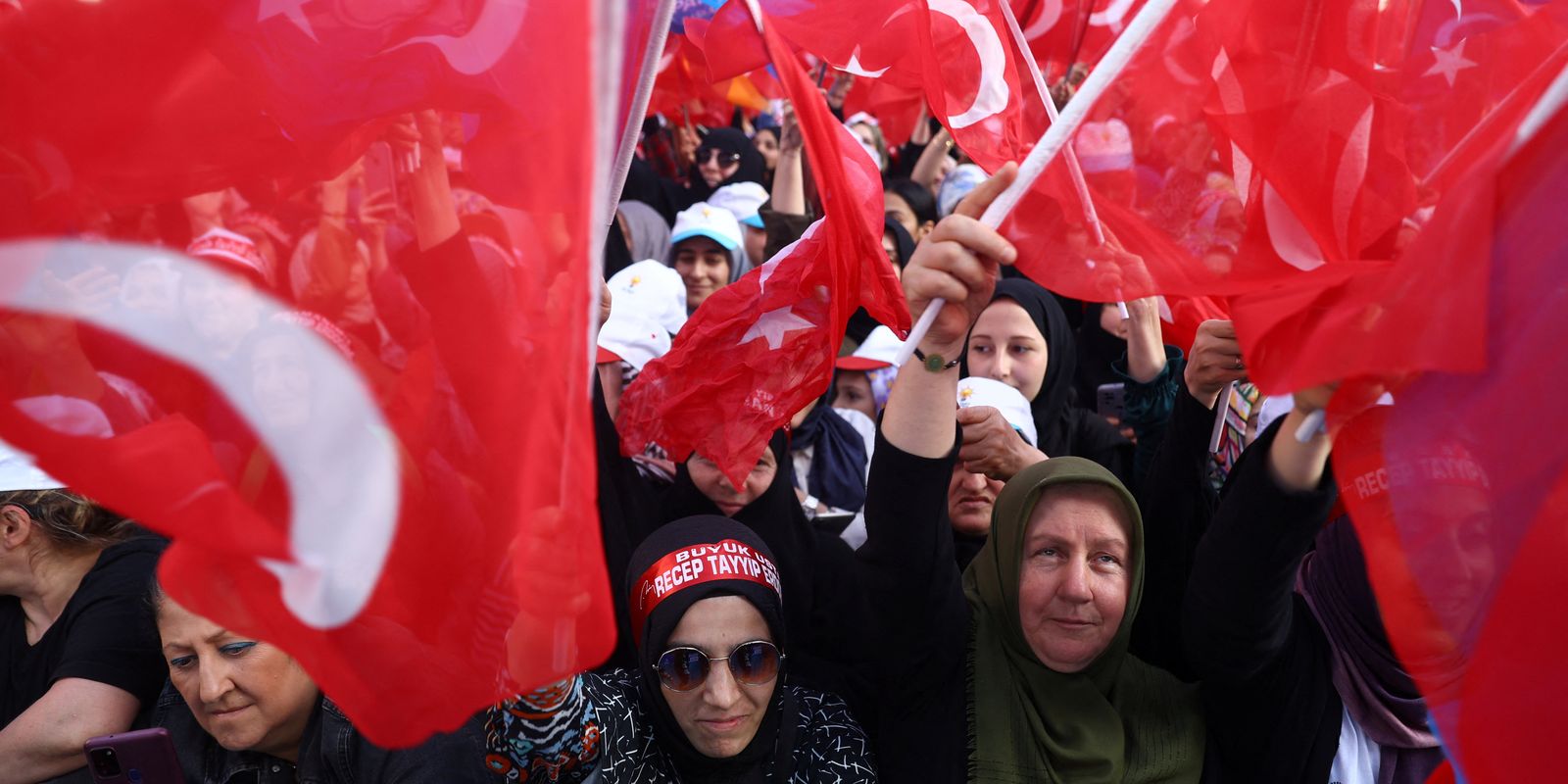 Apuração parcial das eleições na Turquia mostra Erdogan na frente