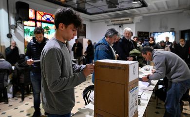 Argentina's youth voters stare into the political void