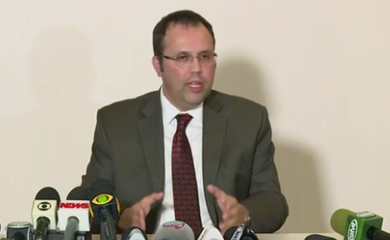 Juiz Marcos Josegrei da Silva, titular da 14ª Vara Federal de Curitiba, que expediu os 12 mandados de prisão temporária contra suspeitos de ligação com o grupo terrorista Estado Islâmico (Reprodução/TV) 