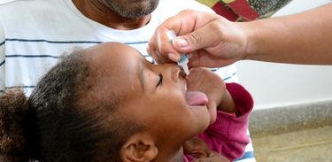 Vacinação contra pólio e sarampo nos postos de saúde de Itaboraí