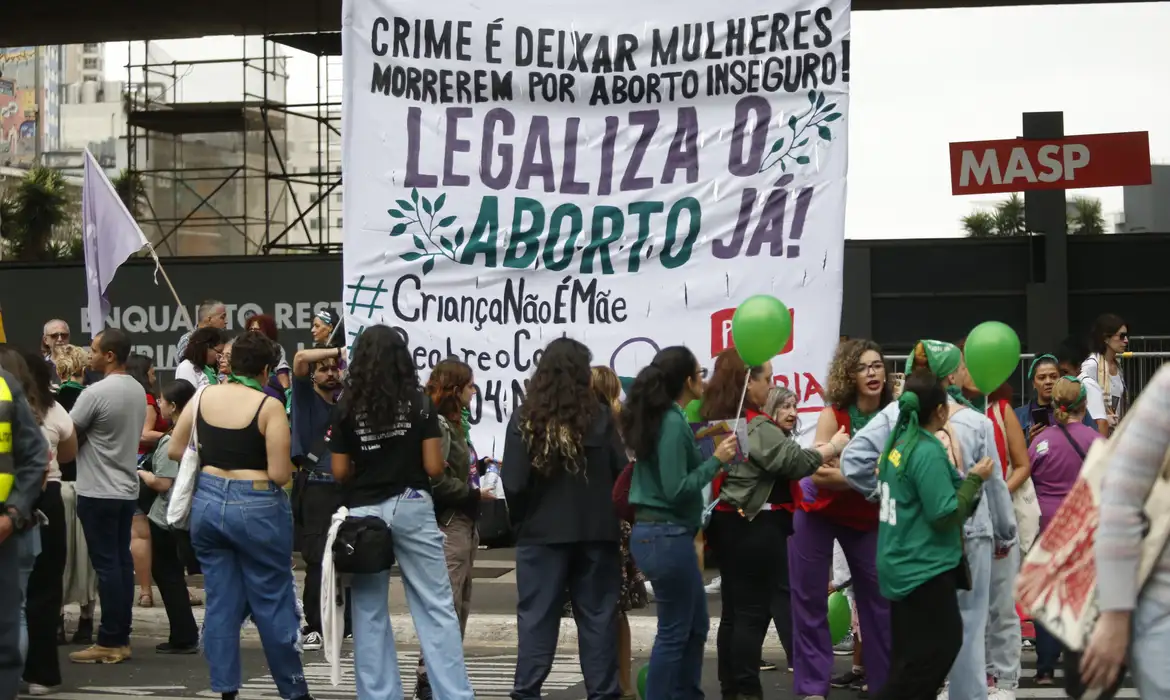São Paulo (SP), 28/09/2024 - Entidades fazem manifestação pela legalização do aborto  em frente ao MASP. Foto: Paulo Pinto/Agência Brasil