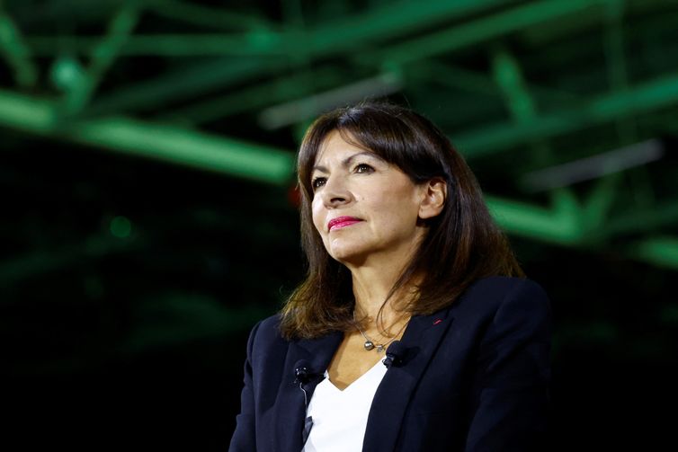 Prefeita de Paris, Anne Hidalgo, durante congresso de prefeitos da França em Paris21/11/2023 REUTERS/Sarah Meyssonnier