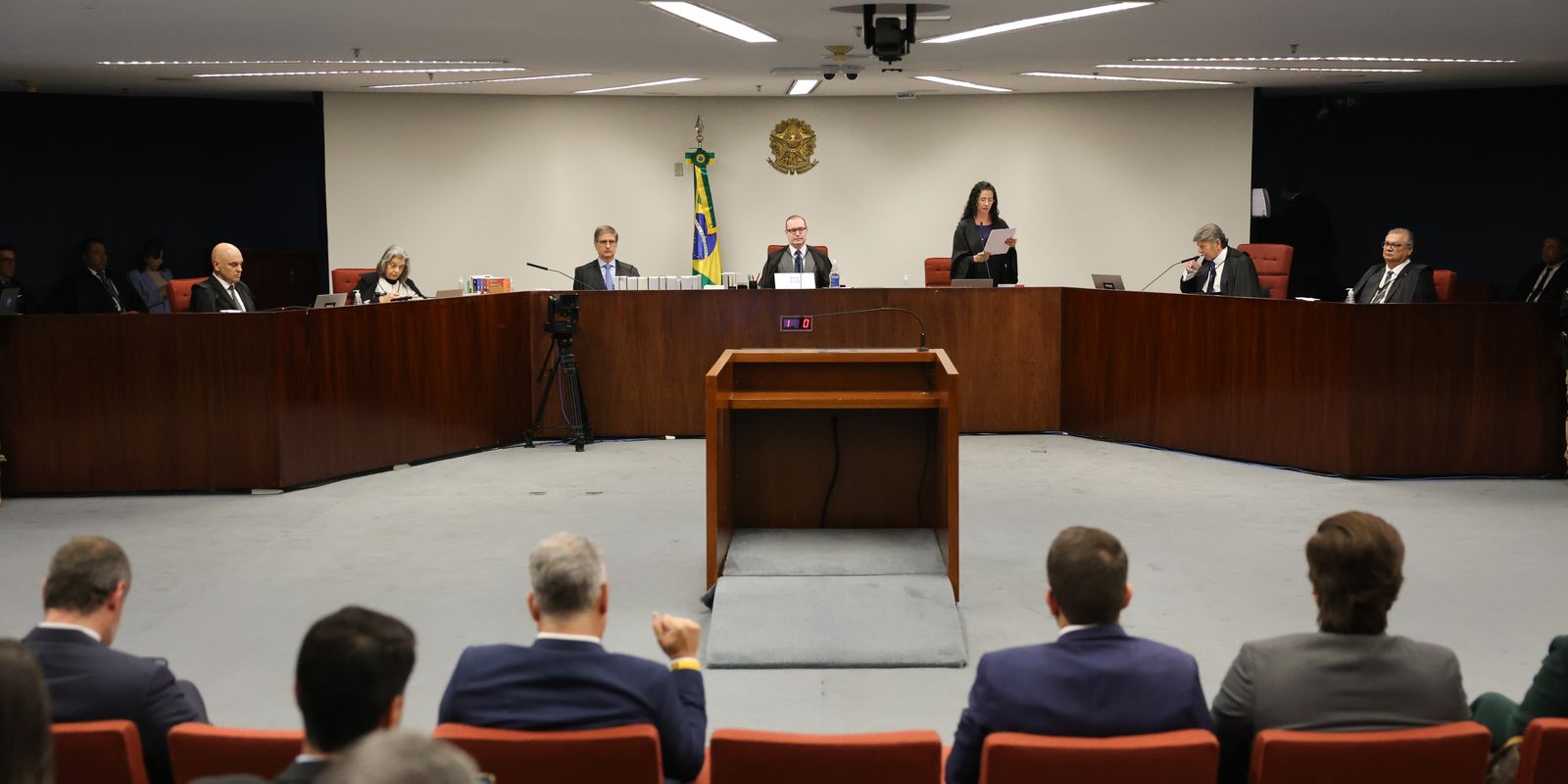 STF retoma julgamento de Bolsonaro; Cármen Lúcia vota