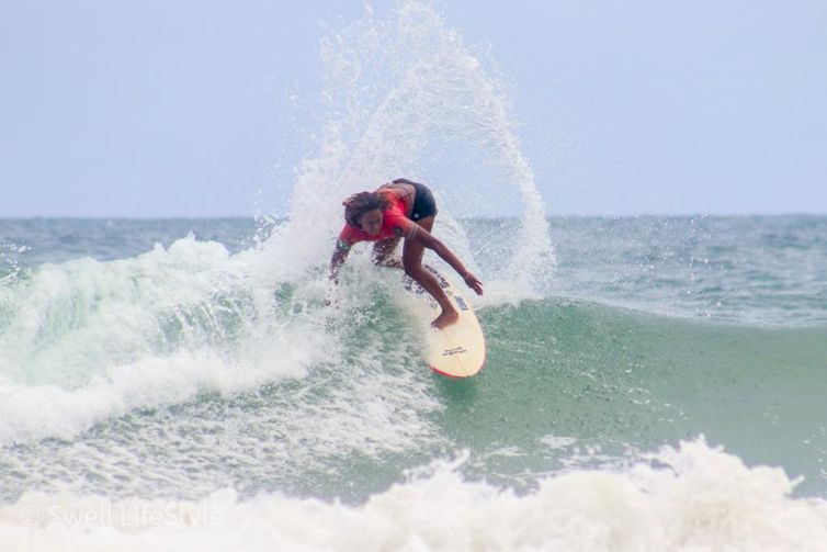 Yanca Costa se consagrou como campeã brasileira de surfe profissional de 2020.