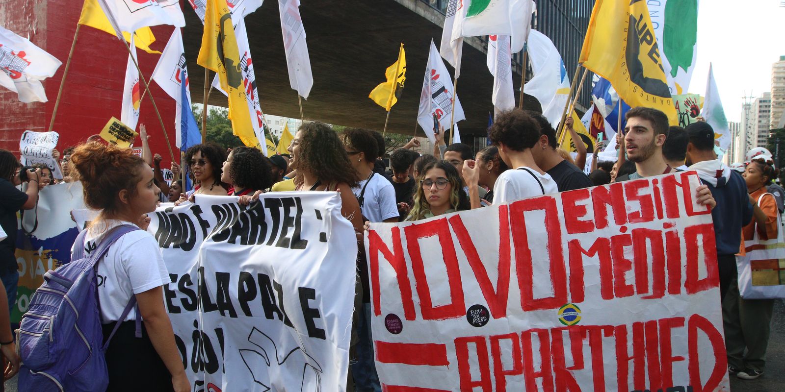 Faltando menos de um mês para congresso, estudantes têm passagens