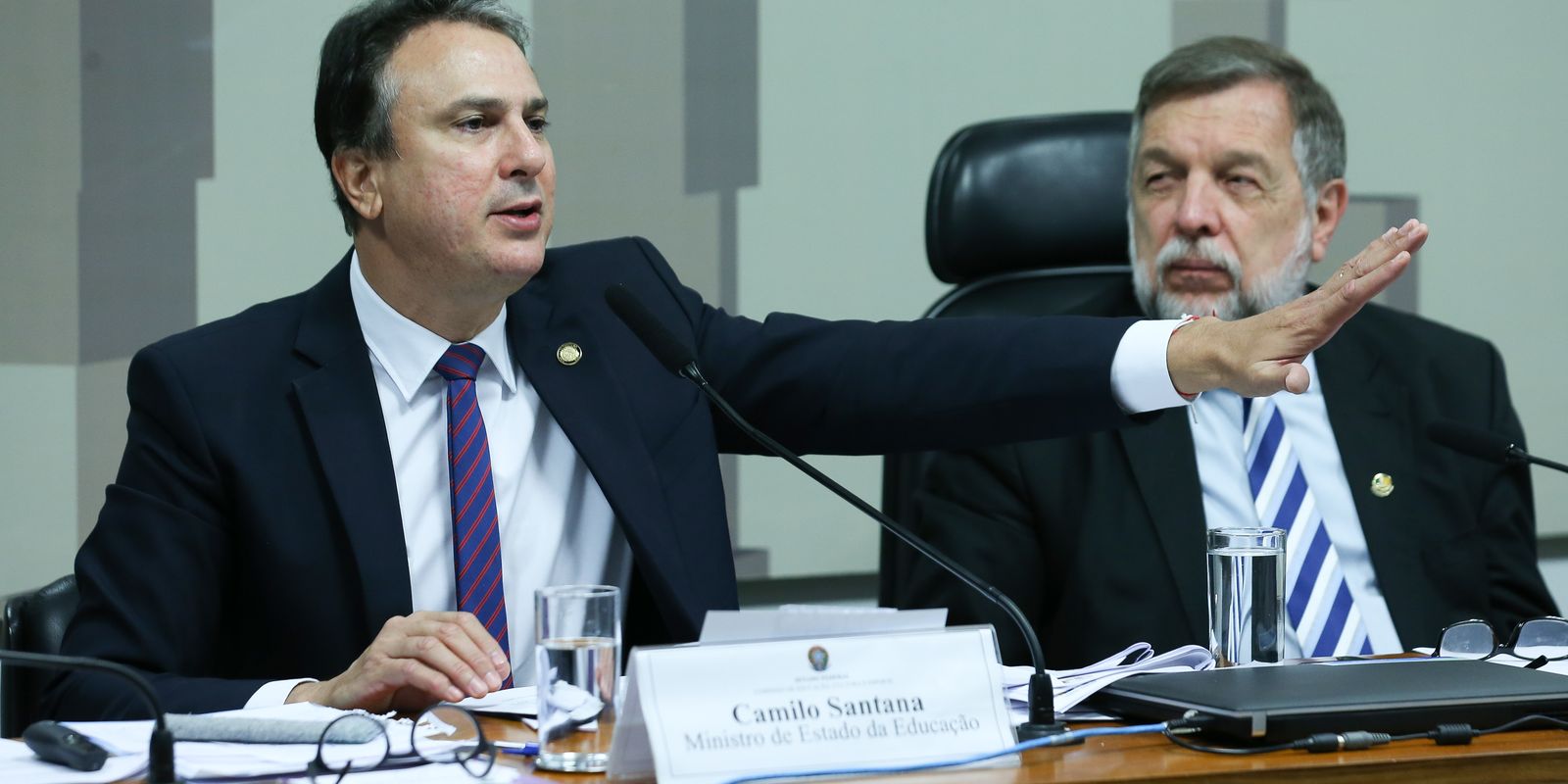 Ministro apresenta ao Senado calendário para revisão do ensino médio
