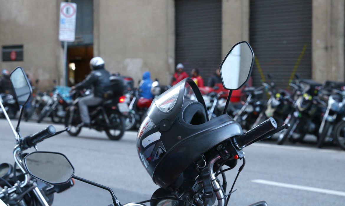 Mobilização de motoboys na rua Boa Vista.