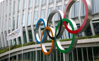 Anéis olímpicos - Tóquio - símbolo olímpico - sede do COI - Suiça