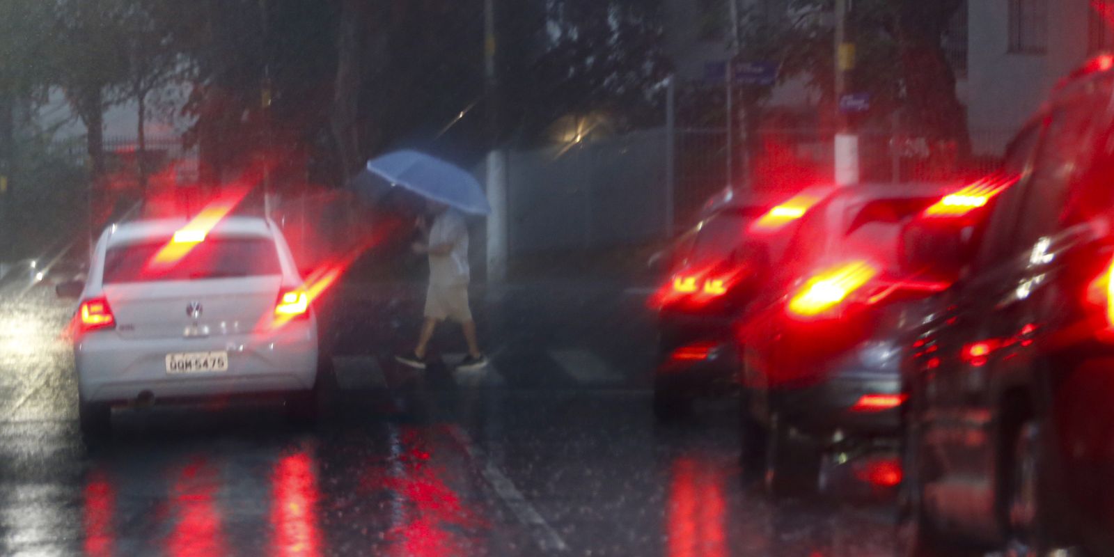 São Paulo em Estado de Alerta: Tempestade Aciona Gabinete de Crise da Defesa Civil
