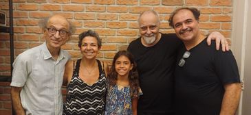 Tim Rescala, Maria Teresa Madeira, Maria Vitória, Lionel Fischer e Cláudio Mendes gravando para o Blim-blem-blom