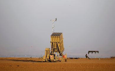 Bateria interceptor de foguete Iron Dome próximo da Faixa de Gaza, sul de Israel. 