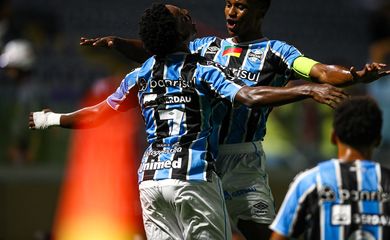 Grêmio derrota Palmeiras por 3 a 2 e avança às semifinais da Copinha, em 19/01/2025