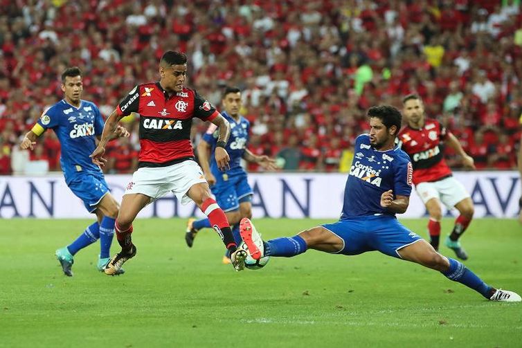 Ouça ao vivo Cruzeiro e Flamengo fazem jogo decisivo da Copa do Brasil