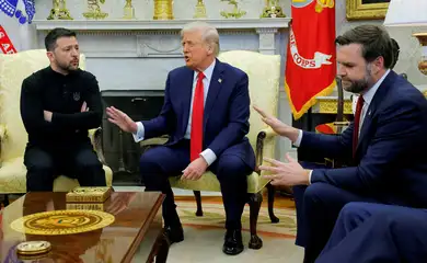 Zelenskiy se reúne com Trump e JD Vance na Casa Branca
28/02/2025
REUTERS/Brian Snyder