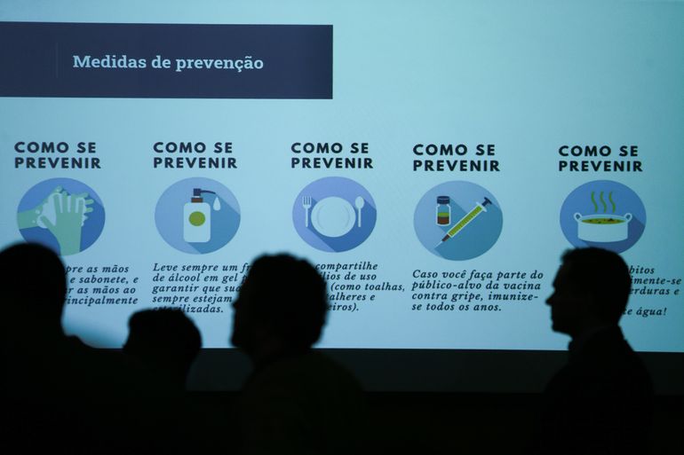 O Ministério da Saúde confirmou, hoje (26), o primeiro caso de um brasileiro infectado pelo novo coronavírus (Covid-19). No momento, há vinte casos suspeitos da doença no país. Cinquenta e nove casos suspeitos foram descartados