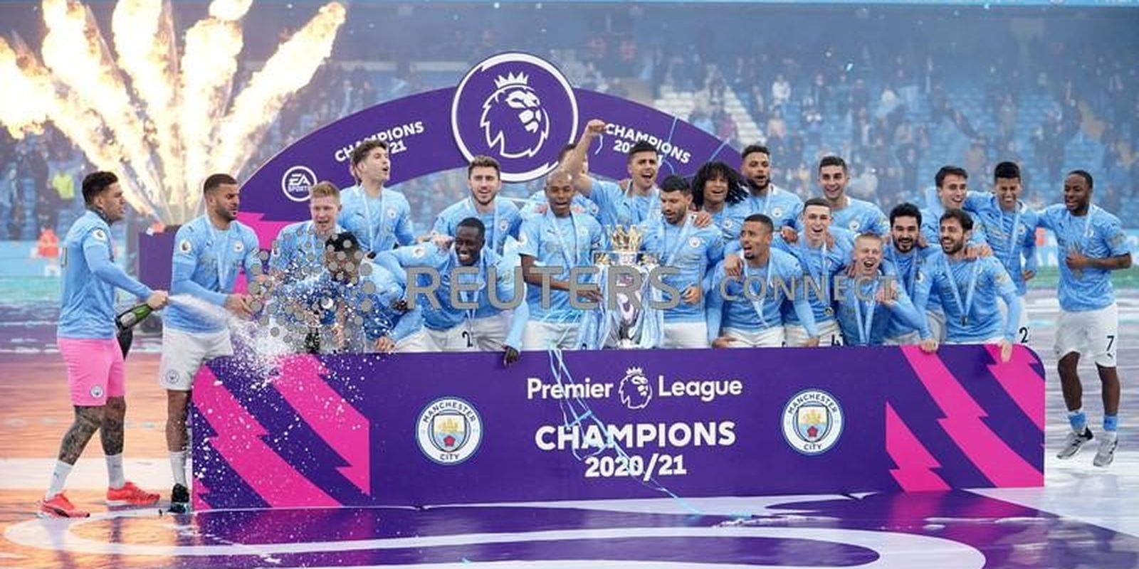 Jogadores do Manchester City comemoram título da Premier League