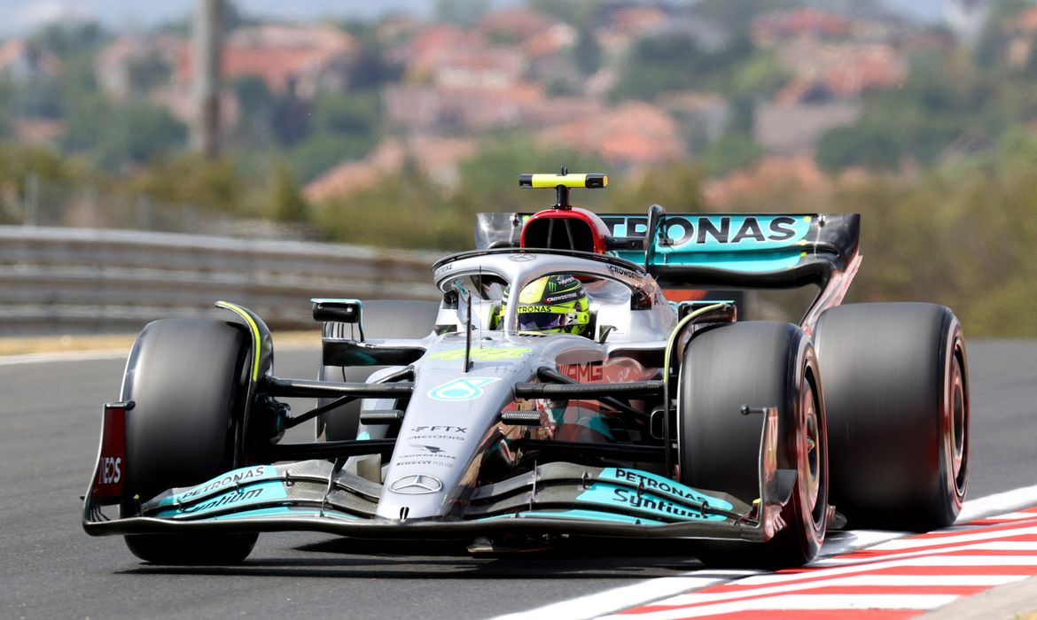 Lewis Hamilton participa dos treinos do GP da Hungria