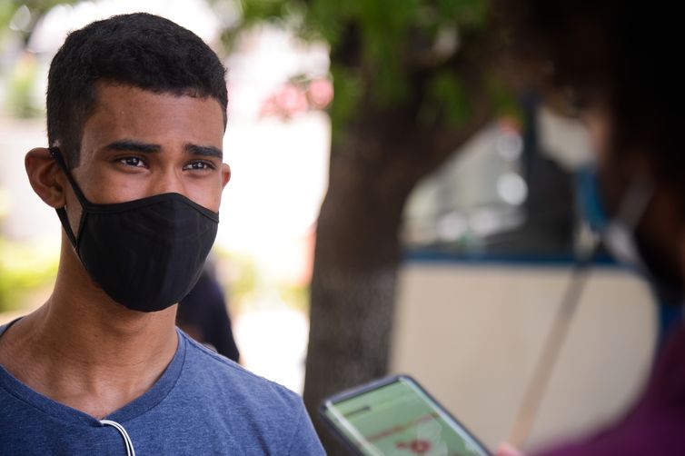 Tomaz Silva/Agência Brasil O estudante Samuel da Silva fala sobre sua preparação para o segundo dia do Exame Nacional do Ensino Médio (Enem) 2020, na Universidade Estadual do Rio de Janeiro(UERJ).