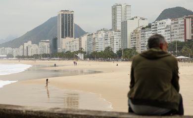 Rio de Janeiro (RJ), 01/07/2024 – Ressaca e frio marcam início da semana no Rio. Foto: Tomaz Silva/Agência Brasil