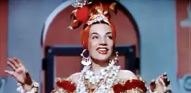 Carmen Miranda em uma cena do filme  Down Argentine Way (1940) cantando &#039;South American Way&#039;