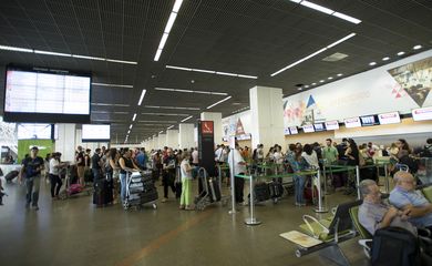 Brasília - Movimento é tranquilo no Aeroporto Juscelino Kubitschek