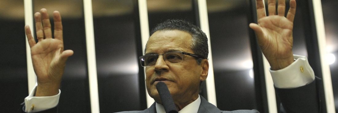 Deputado federal Henrique Alves.