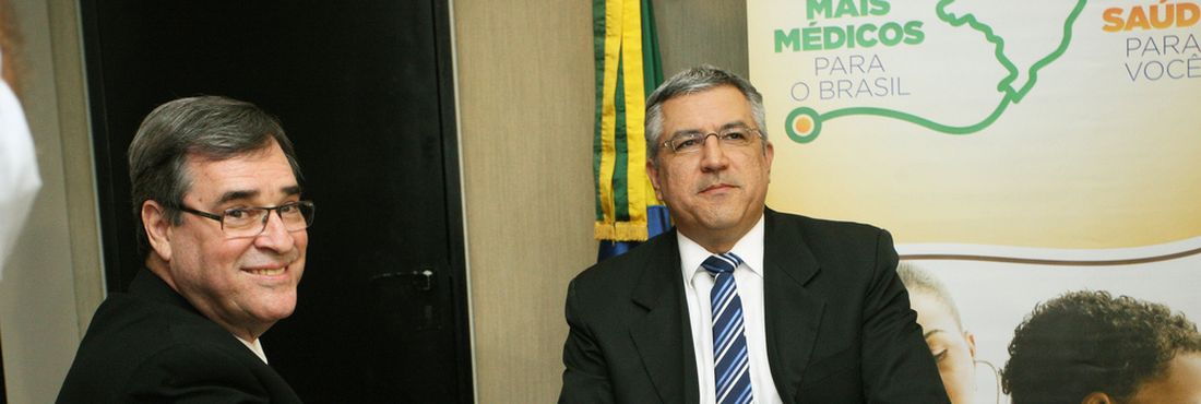Ministério da Saúde assinou termo de cooperação com a Organização Pan-Americana da Saúde (Opas) para atrair médicos estrangeiros ao Brasil