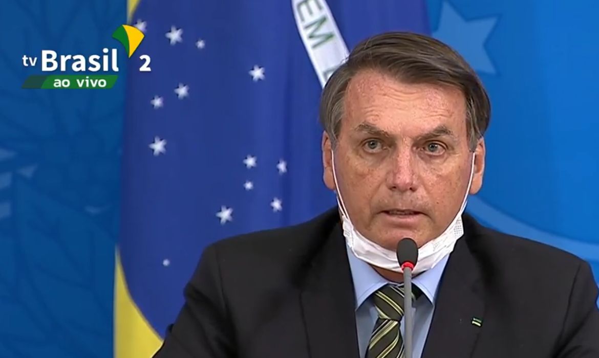 entrevista coletiva do presidente @jairbolsonaro, acompanhado por representantes dos poderes Legislativo e Judiciário, da PGR e do @TCUoficial, direto do Palácio do Planalto